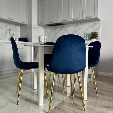 Zyczliwa 아파트 *